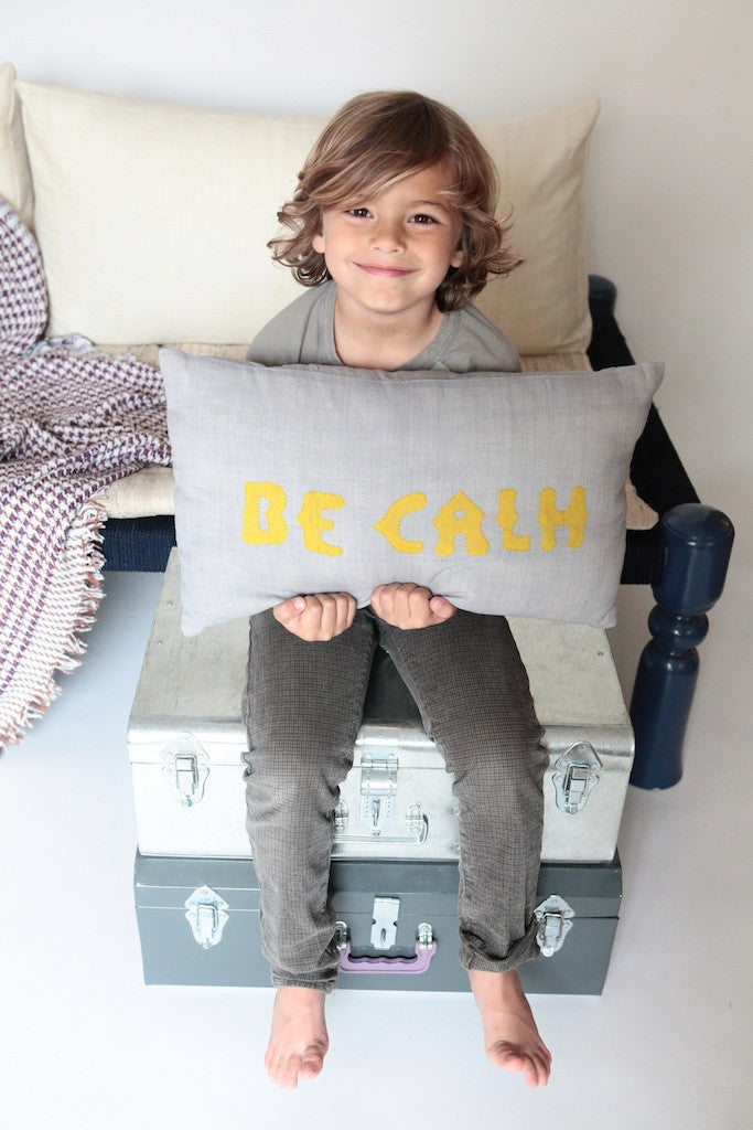 COUSSIN 'BE CALM'